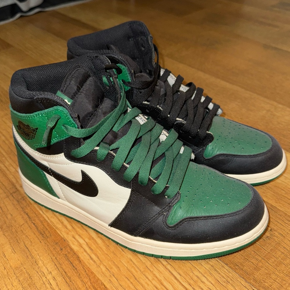 Nike Air Jordan 1 Retro High OG “Pine Green”
